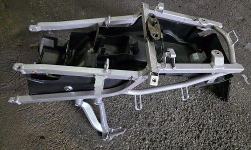 SUZUKI GSXR 600 2003 ZADNJI DEL OKVIRJA