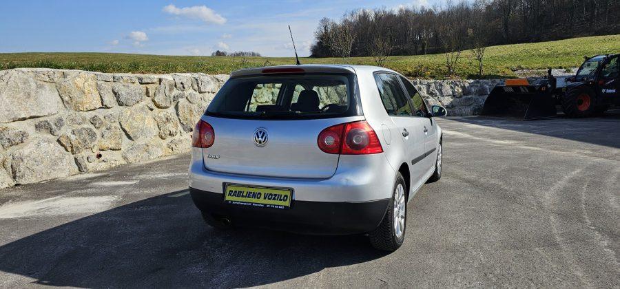Volkswagen Golf 2.0 FSI 4MOTION 150 KM
